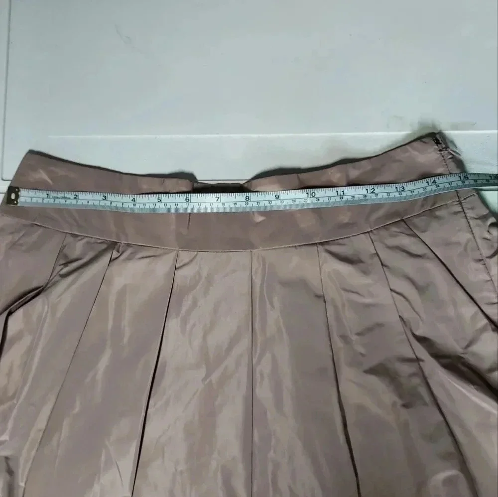 Ann Taylor Pleated Skirt Size 6 Beige
